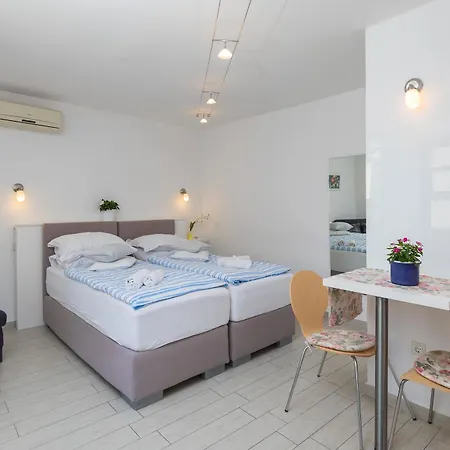 Pensión Center 3*