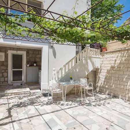 Center בית הארחה 3*