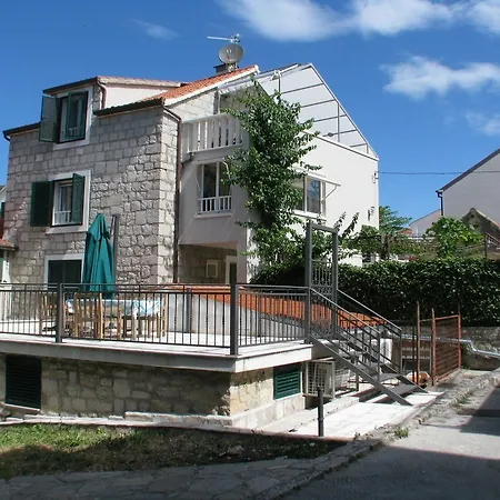 Center בית הארחה ספליט